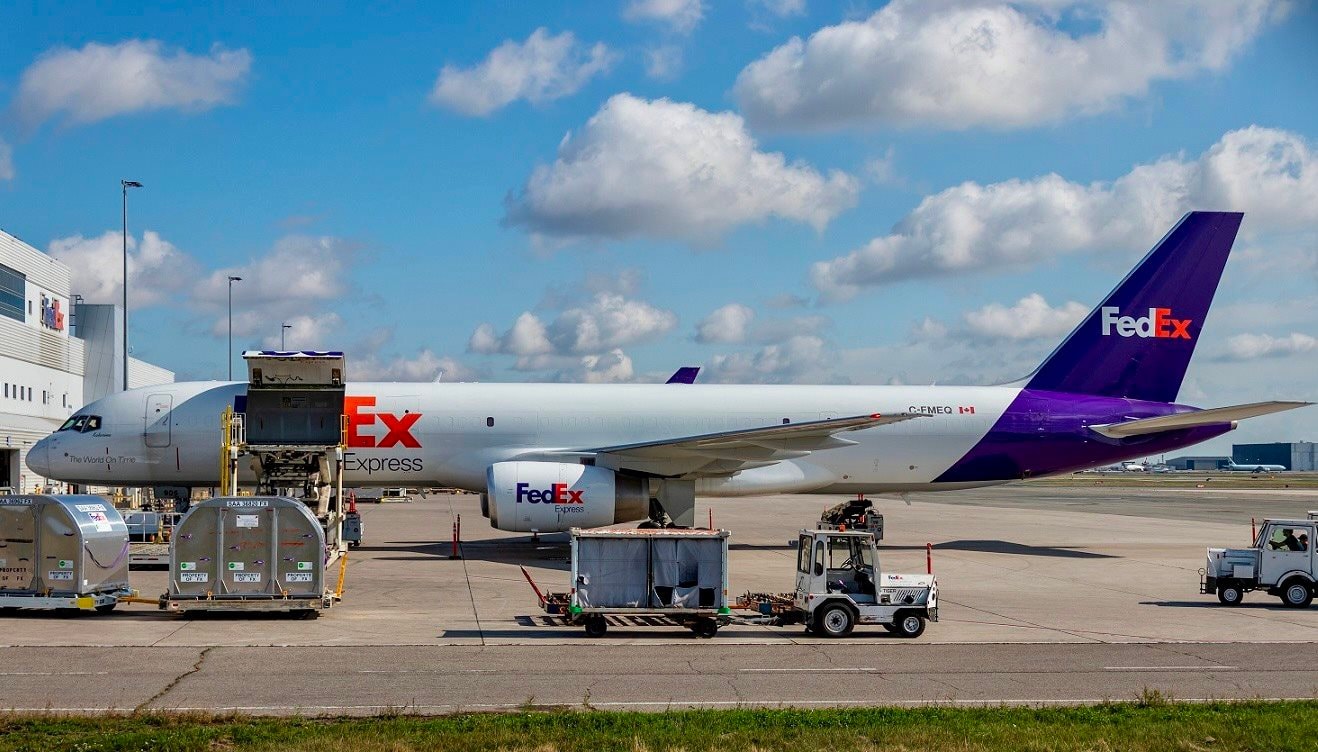 FedEx phản hồi nhanh chóng FedEx phản hồi nhanh chóng