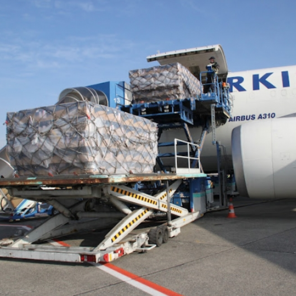 DSV Mở Tuyến Hàng Không Mới Từ Luxembourg Đến Chicago